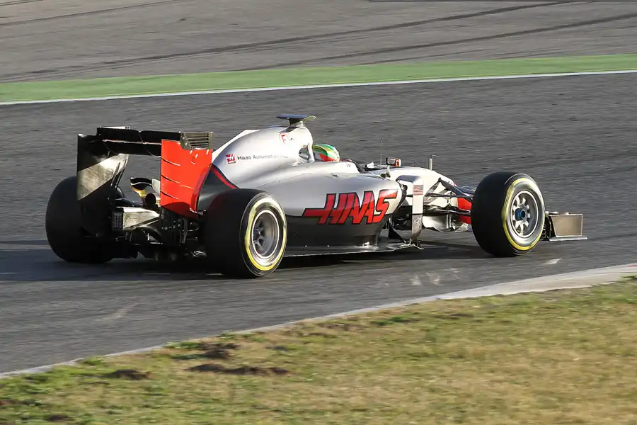 092 | 2016 | Barcelona | Haas-Ferrari VF-16 | Esteban Gutierrez | © carsten riede fotografie