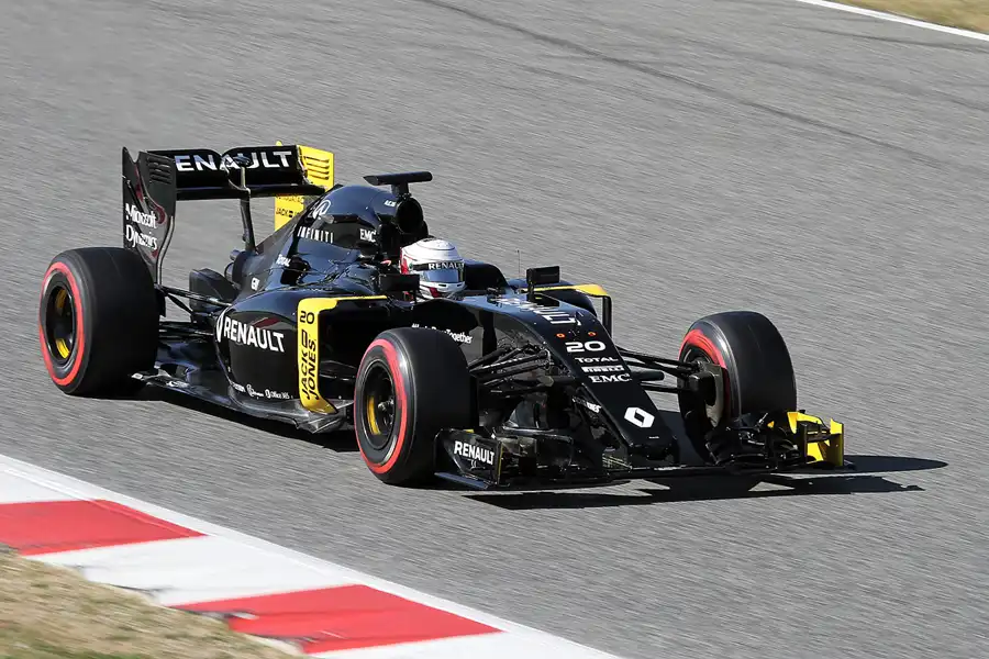 236 | 2016 | Barcelona | Renault R.S.16 | Kevin Magnussen | © carsten riede fotografie