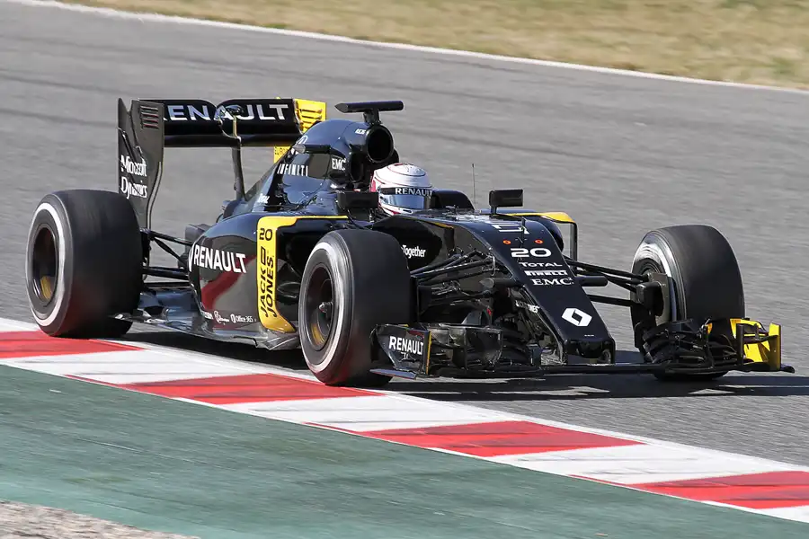 237 | 2016 | Barcelona | Renault R.S.16 | Kevin Magnussen | © carsten riede fotografie