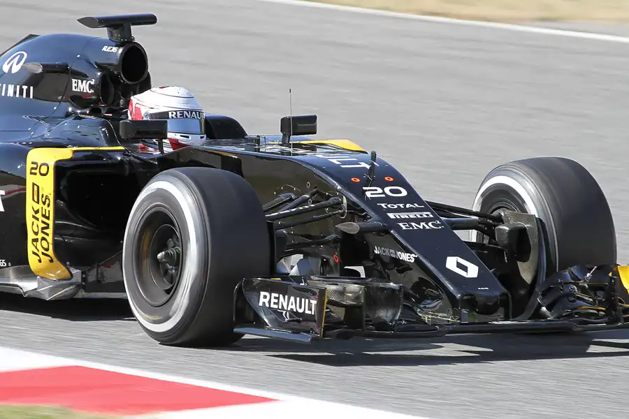 238 | 2016 | Barcelona | Renault R.S.16 | Kevin Magnussen | © carsten riede fotografie