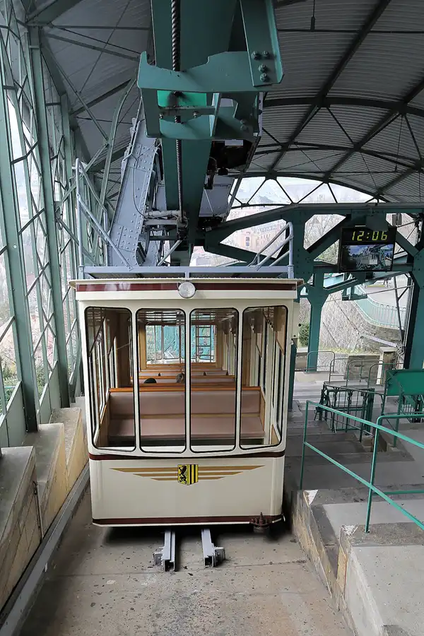 023 | 2016 | Dresden | Die Schwebebahn | © carsten riede fotografie