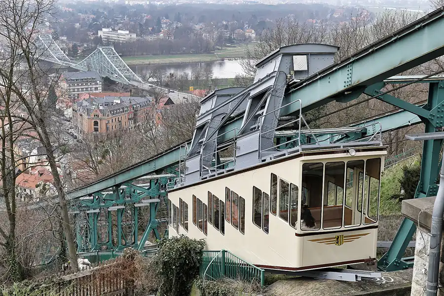 024 | 2016 | Dresden | Die Schwebebahn | © carsten riede fotografie