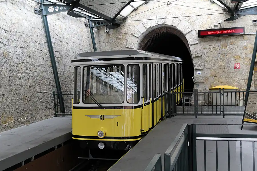 030 | 2016 | Dresden | Die Standseilbahn | © carsten riede fotografie
