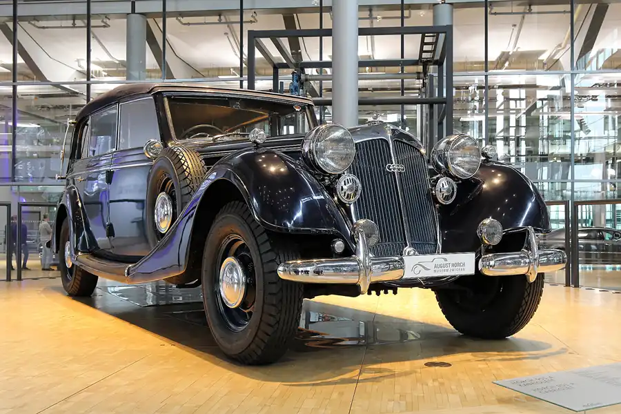 095 | 2016 | Dresden | Gläserne Manufaktur | © carsten riede fotografie