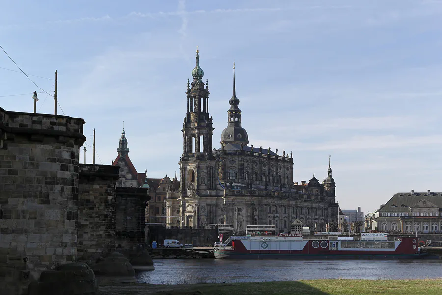 117 | 2016 | Dresden | Katholische Hofkirche + Hausmannsturm | © carsten riede fotografie