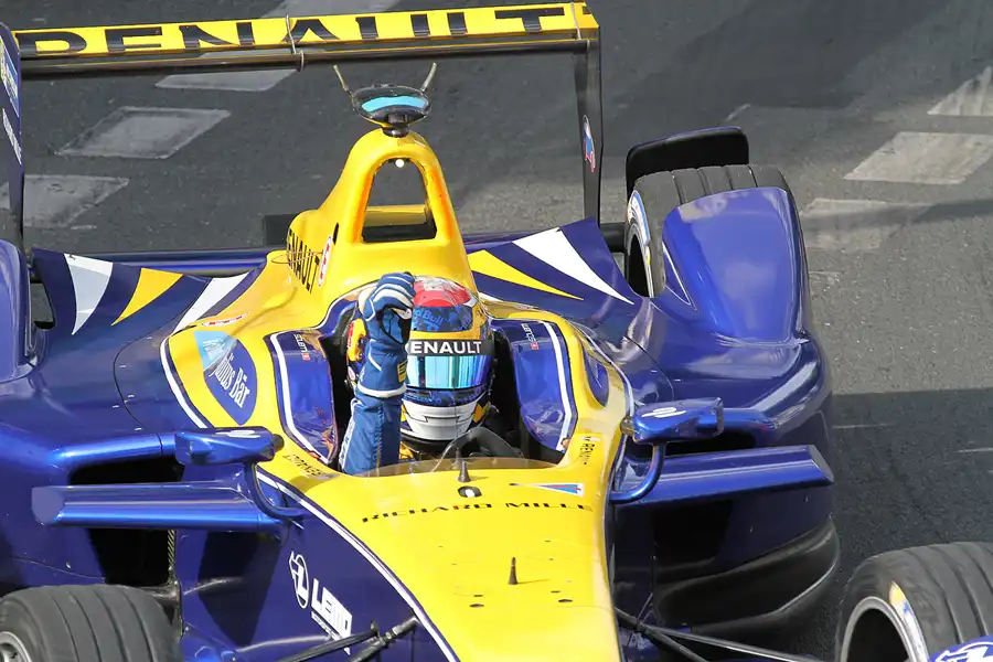 157 | 2016 | Berlin | Formula e Race - Renault Z.E.15 | Team Renault e.dams | Sebastien Buemi | © carsten riede fotografie