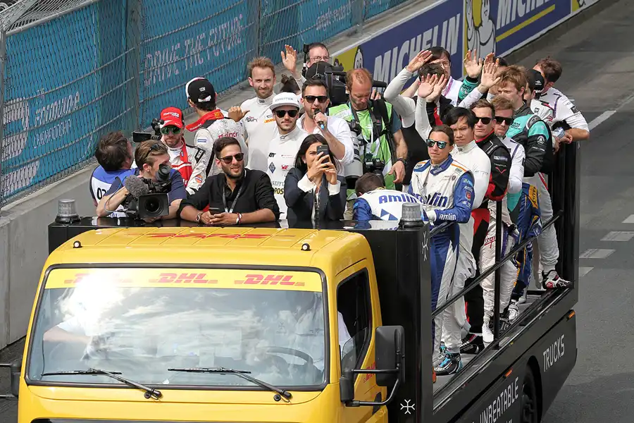 162 | 2016 | Berlin | Impressions – Drivers Parade | © carsten riede fotografie