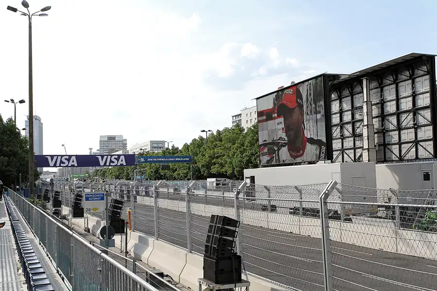 208 | 2016 | Berlin | Impressions – Circuit | © carsten riede fotografie