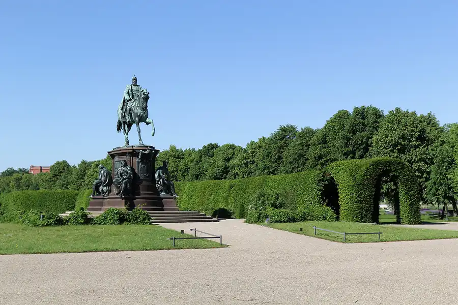 004 | 2016 | Schwerin | © carsten riede fotografie