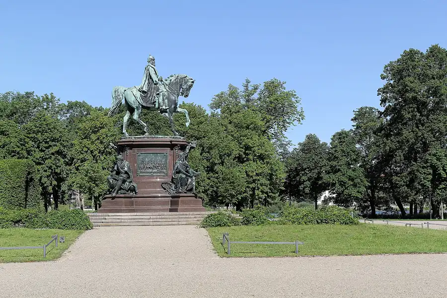 005 | 2016 | Schwerin | © carsten riede fotografie