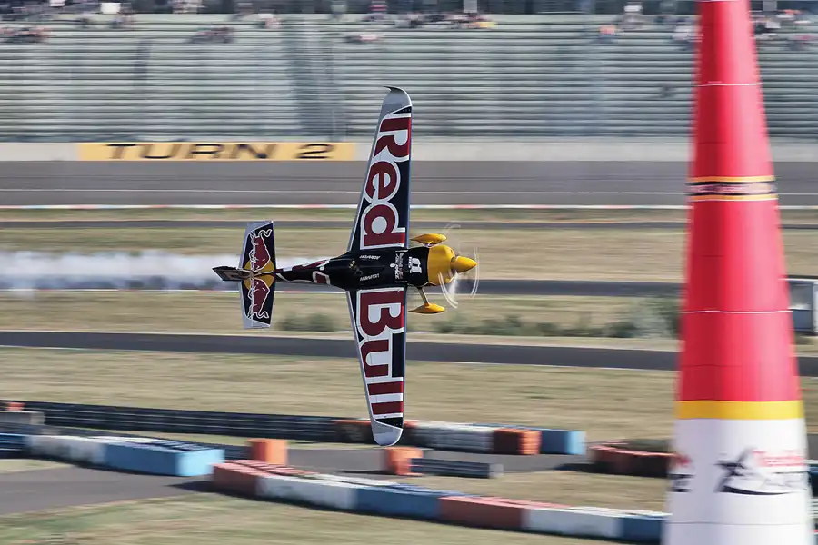 023 | 2016 | Eurospeedway | Red Bull Air Race – Master Class N° 8 – Martin Sonka | © carsten riede fotografie