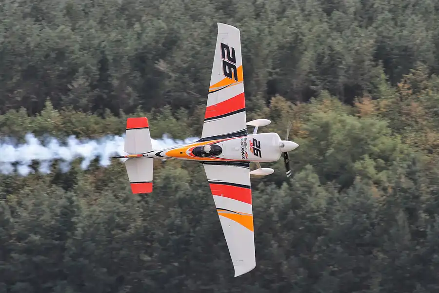 087 | 2016 | Eurospeedway | Red Bull Air Race – Master Class N° 26 – Juan Velarde | © carsten riede fotografie