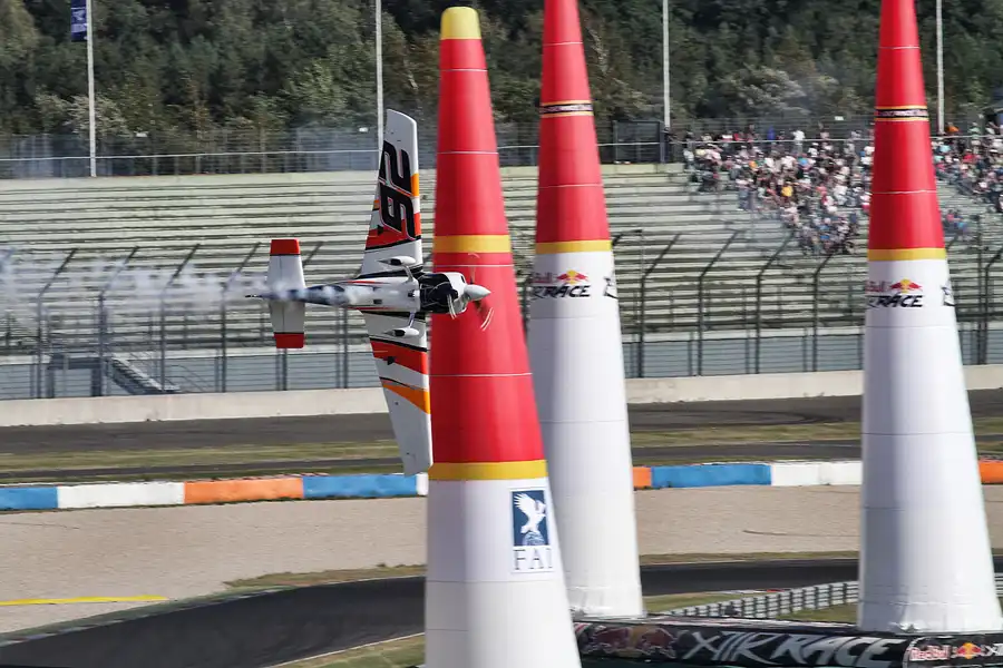 092 | 2016 | Eurospeedway | Red Bull Air Race – Master Class N° 26 – Juan Velarde | © carsten riede fotografie