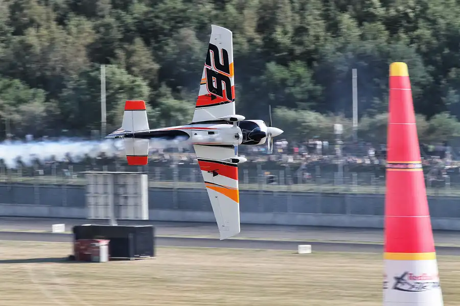 094 | 2016 | Eurospeedway | Red Bull Air Race – Master Class N° 26 – Juan Velarde | © carsten riede fotografie