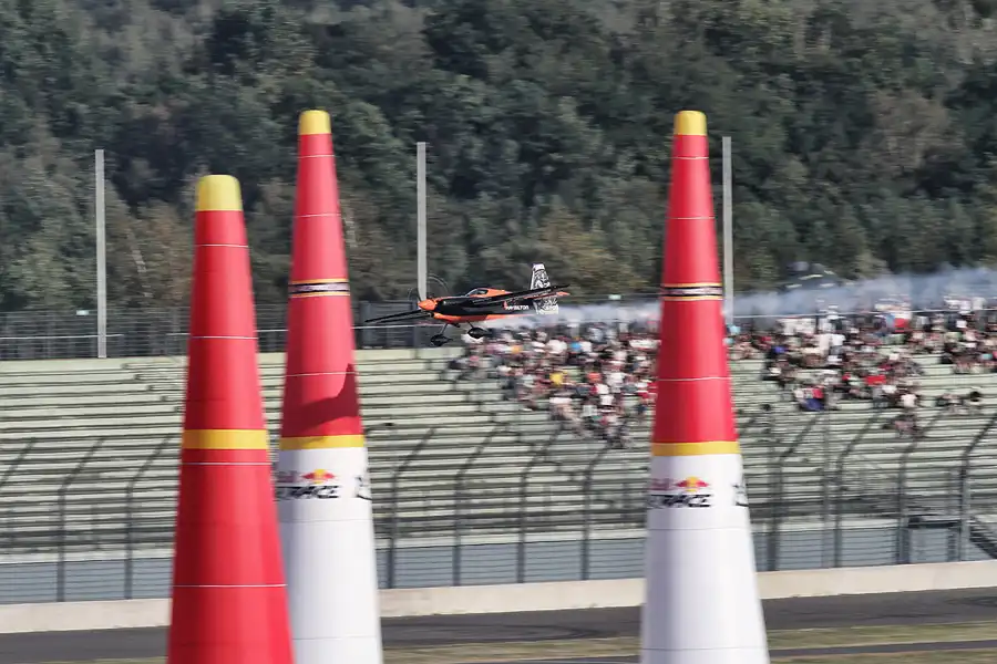 105 | 2016 | Eurospeedway | Red Bull Air Race – Master Class N° 27 – Nicolas Ivanoff | © carsten riede fotografie