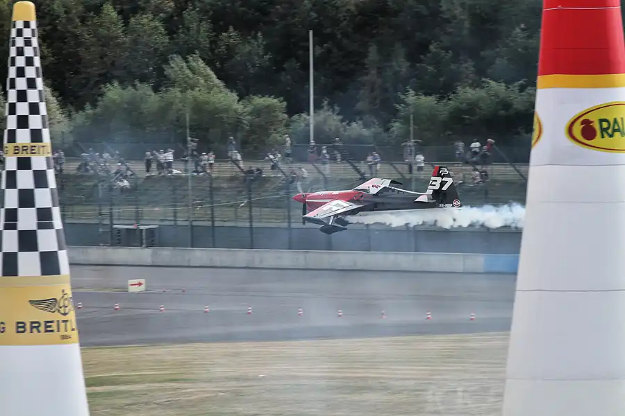 124 | 2016 | Eurospeedway | Red Bull Air Race – Master Class N° 37 – Peter Podlunsek | © carsten riede fotografie
