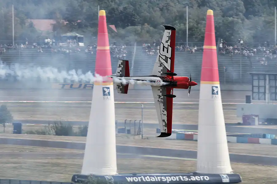 125 | 2016 | Eurospeedway | Red Bull Air Race – Master Class N° 37 – Peter Podlunsek | © carsten riede fotografie