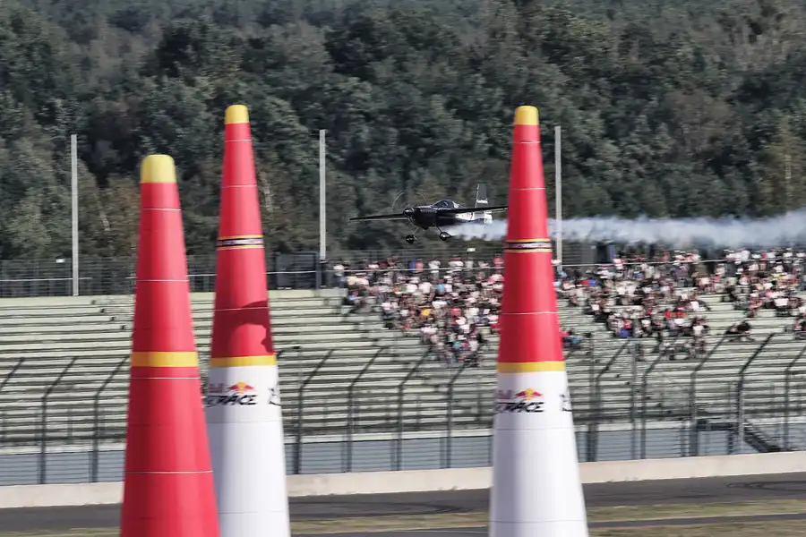 142 | 2016 | Eurospeedway | Red Bull Air Race – Master Class N° 84 – Pete McLeod | © carsten riede fotografie