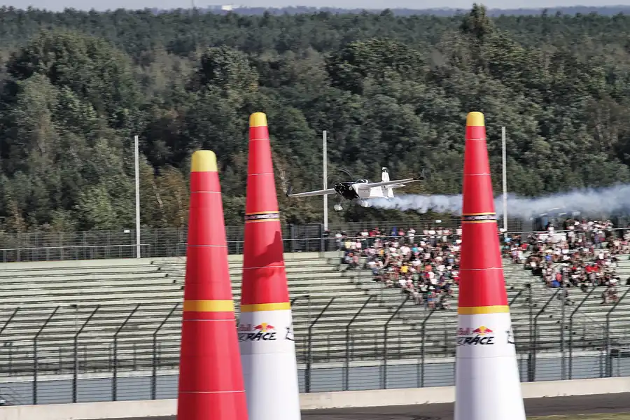 167 | 2016 | Eurospeedway | Red Bull Air Race – Master Class N° 99 – Michael Goulian | © carsten riede fotografie