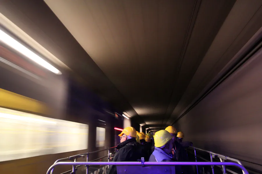 024 | 2016 | Berlin | U-Bahn-Cabrio-Tunnel-Tour | © carsten riede fotografie