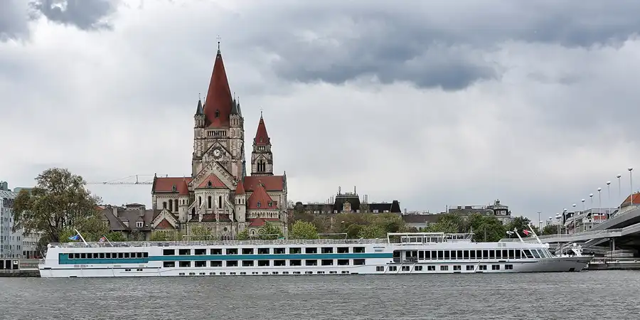 012 | 2017 | Wien | Franz-von-Assisi-Kirche | © carsten riede fotografie