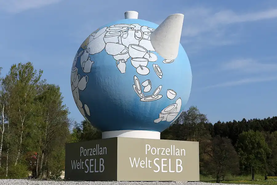 092 | 2017 | Selb | Porzellankanne | © carsten riede fotografie