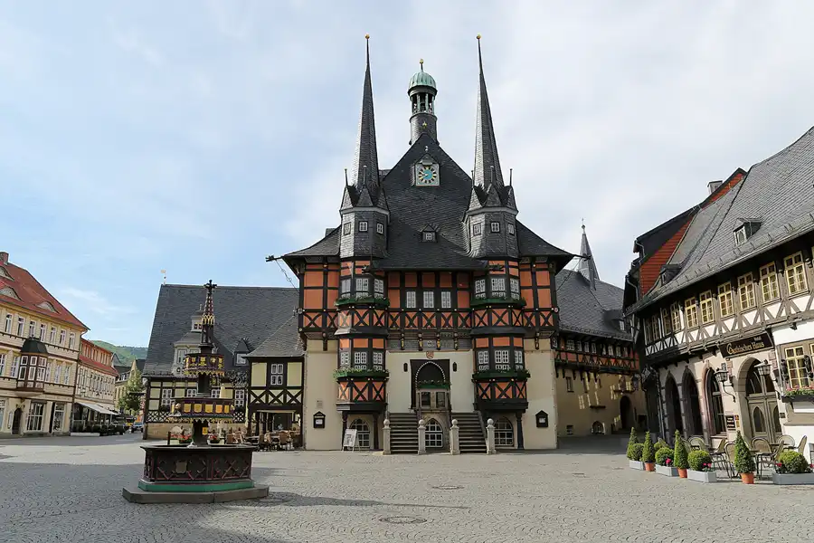 085 | 2017 | Wernigerode | Rathaus + Wohltäterbrunnen | © carsten riede fotografie