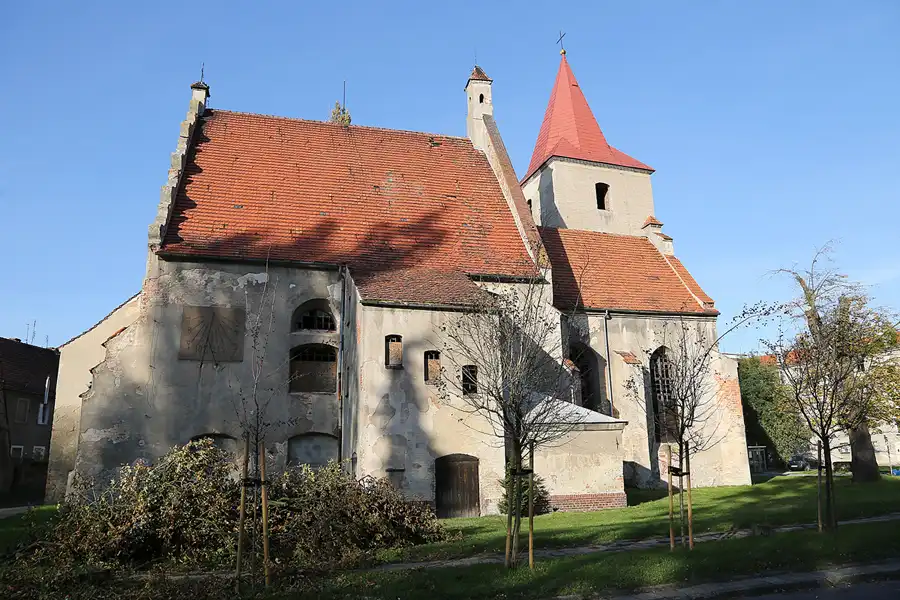 001 | 2017 | Lewin Brzeski | Kirche St. Peter und Paul | © carsten riede fotografie