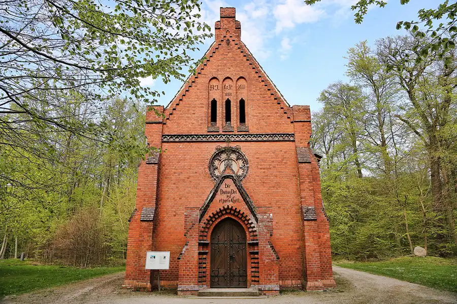 072 | 2018 | Heiligendamm | Waldkapelle | © carsten riede fotografie