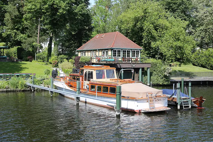 001 | 2018 | Berlin | ehemalige Yacht von Erich Honecker | © carsten riede fotografie