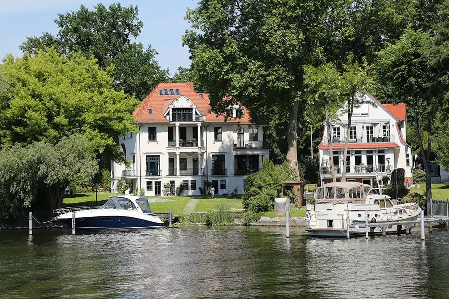 020 | 2018 | Berlin | © carsten riede fotografie