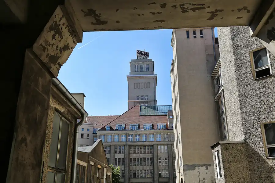055 | 2018 | Berlin | Industriekultur in Berlin-Oberschöneweide – Peter-Behrens-Bau | © carsten riede fotografie