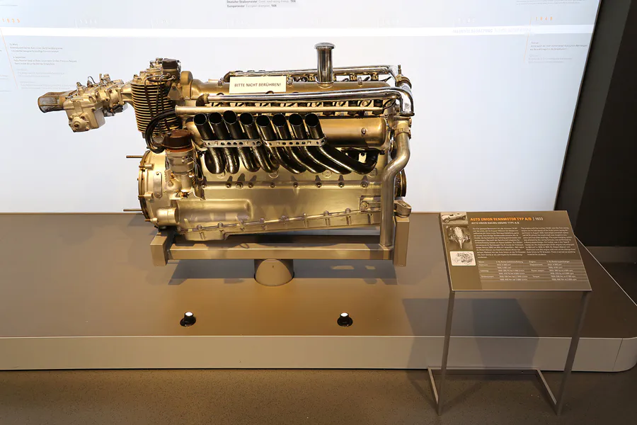 024 | 2018 | Zwickau | August Horch Museum – Auto Union V16 Rennmotor Typ A/B | © carsten riede fotografie