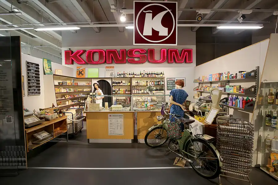 122 | 2018 | Dresden | Welt der DDR | © carsten riede fotografie