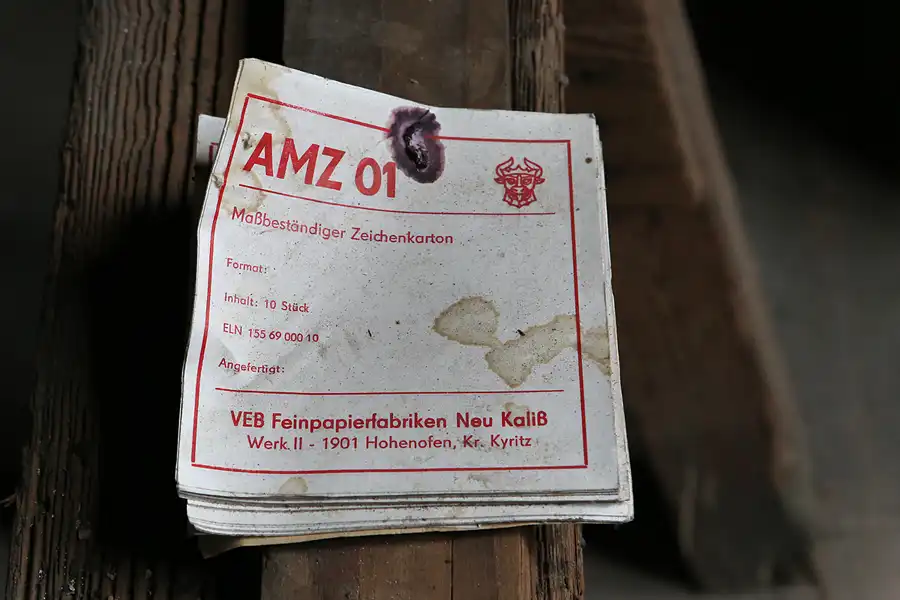 023 | 2019 | Hohenofen | VEB Feinpapierfabriken Neu Kaliss – Werk Hohenofen | Patent Papierfabrik | © carsten riede fotografie