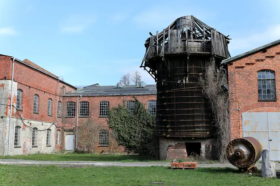 074 | 2019 | Hohenofen | VEB Feinpapierfabriken Neu Kaliss – Werk Hohenofen | Patent Papierfabrik | © carsten riede fotografie