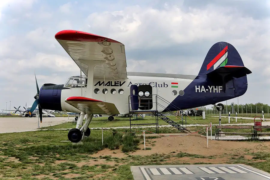 008 | 2019 | Budapest | Aeropark | © carsten riede fotografie
