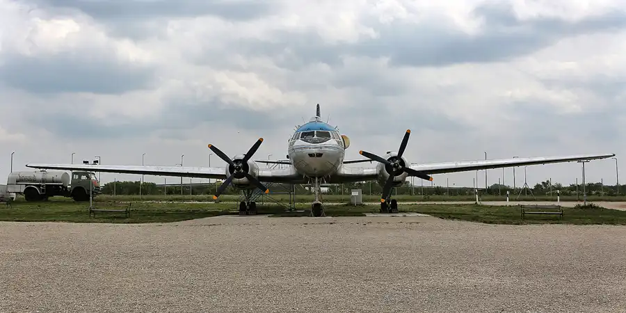 011 | 2019 | Budapest | Aeropark | © carsten riede fotografie
