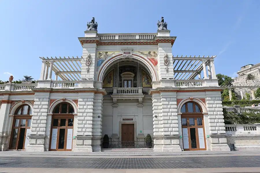 077 | 2019 | Budapest | Burggarten-Basar – Várkert Bazár | © carsten riede fotografie