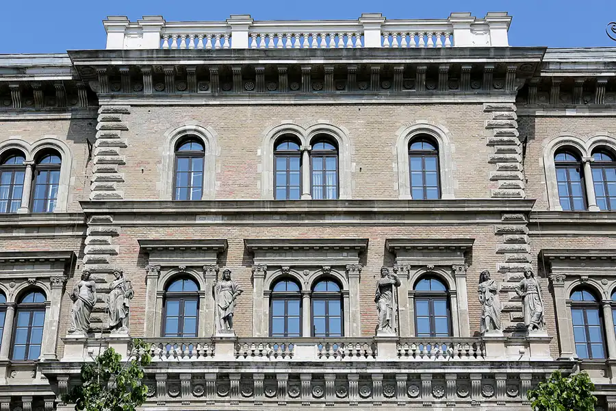 084 | 2019 | Budapest | Corvinus-Universität Budapest – Budapesti Corvinus Egyetem | © carsten riede fotografie