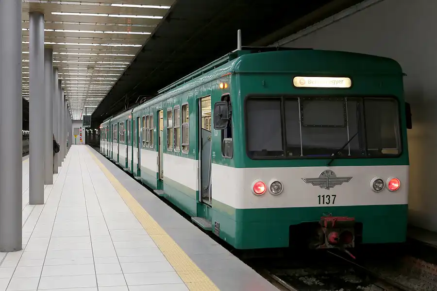 198 | 2019 | Budapest | HEV | © carsten riede fotografie