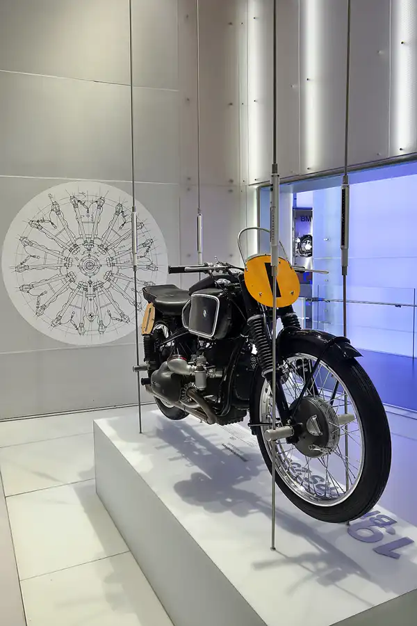 012 | 2019 | München | BMW Museum | © carsten riede fotografie