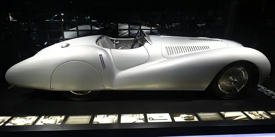 041 | 2019 | München | BMW Museum | © carsten riede fotografie