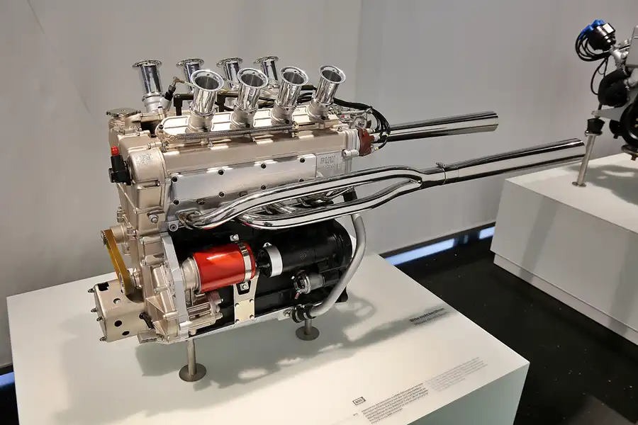 081 | 2019 | München | BMW Museum | © carsten riede fotografie