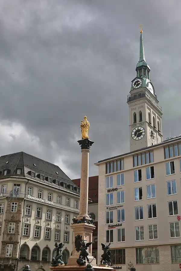 039 | 2019 | München | Mariensäule + Peterskirche | © carsten riede fotografie