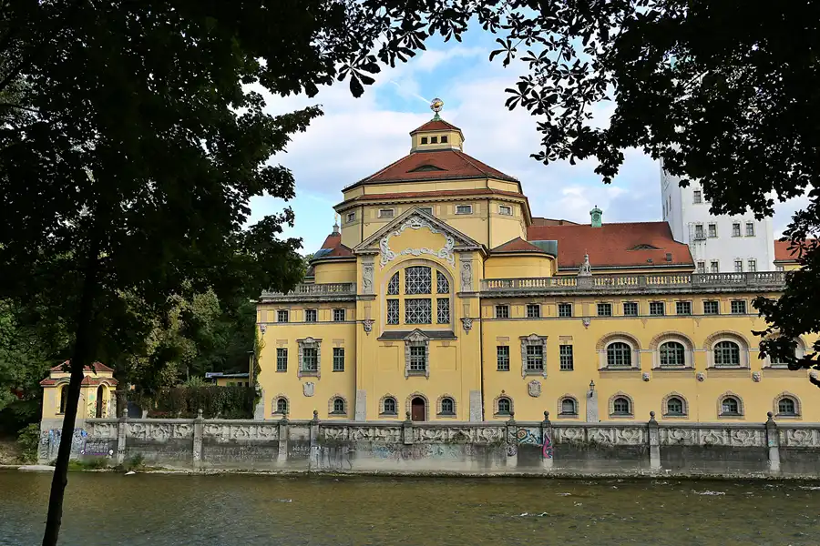 069 | 2019 | München | Volksbad | © carsten riede fotografie