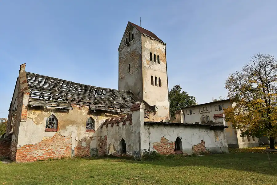018 | 2019 | Strelitz-Alt | Mecklenburg-Strelitzsche Landesirrenanstalt Domjüch – artbase 2019 | © carsten riede fotografie