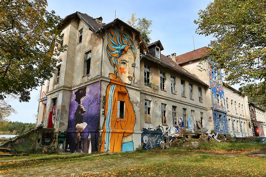 070 | 2019 | Strelitz-Alt | Mecklenburg-Strelitzsche Landesirrenanstalt Domjüch – artbase 2019 | © carsten riede fotografie