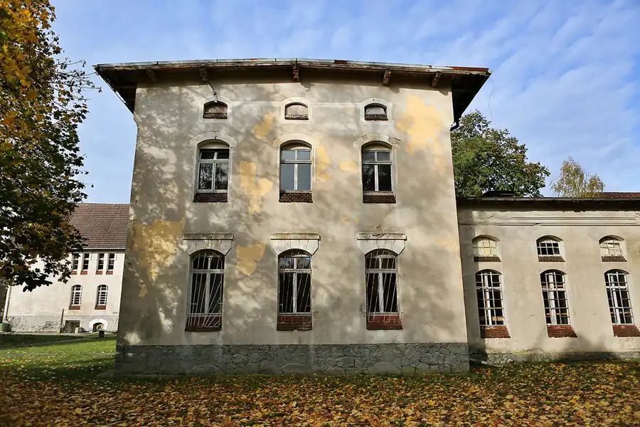 150 | 2019 | Strelitz-Alt | Mecklenburg-Strelitzsche Landesirrenanstalt Domjüch – artbase 2019 | © carsten riede fotografie