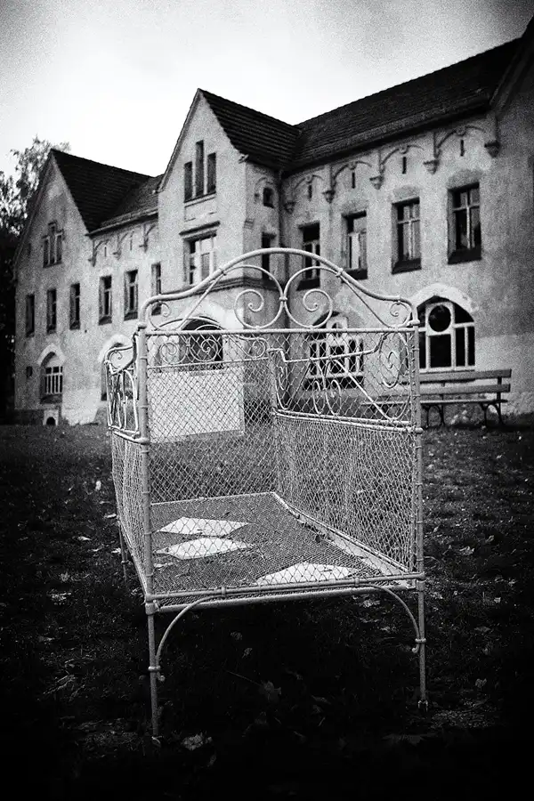 201 | 2019 | Strelitz-Alt | Mecklenburg-Strelitzsche Landesirrenanstalt Domjüch – artbase 2019 | © carsten riede fotografie